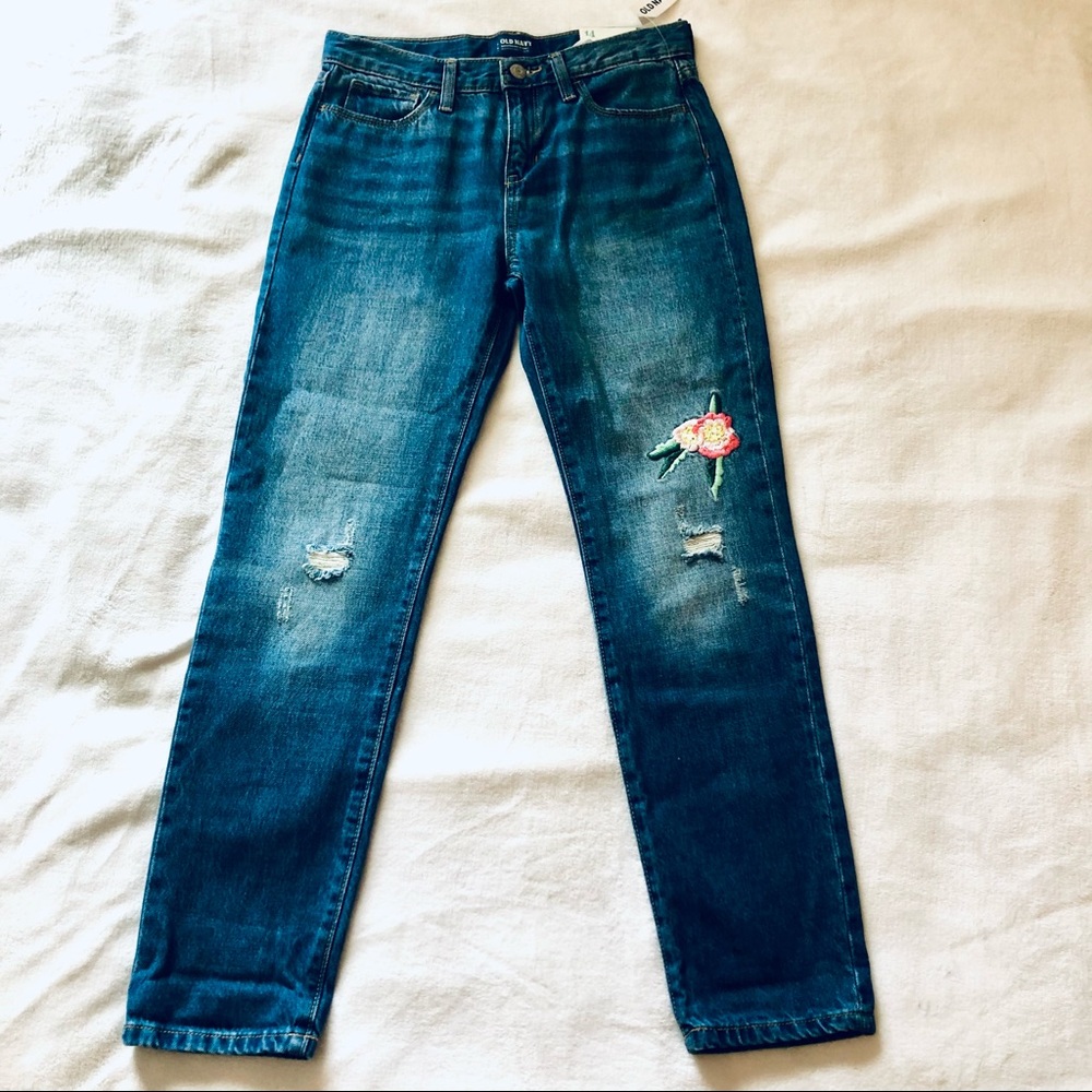 5/$25 10/$40 NWT Old Navy Embroidered Distressed Jeans
